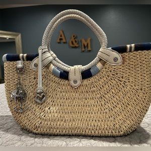 VINTAGE BRIGHTON COLLECTIBLES STRAW HANDBAG WHITE/NAVY BLUE STRIPE INTERIOR